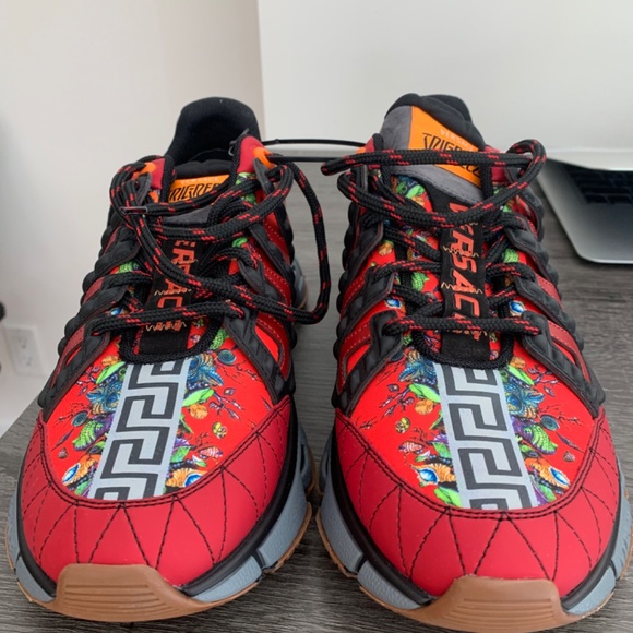 Red Versace sneaker - Picture 2 of 3